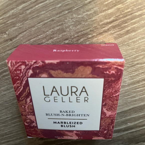 Laura Geller Blushes - Down to Earth Raspberry Sunswept - Picture 4 of 7
